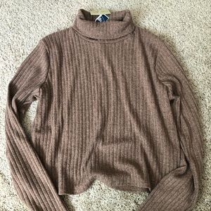 Ribbed turtle neck